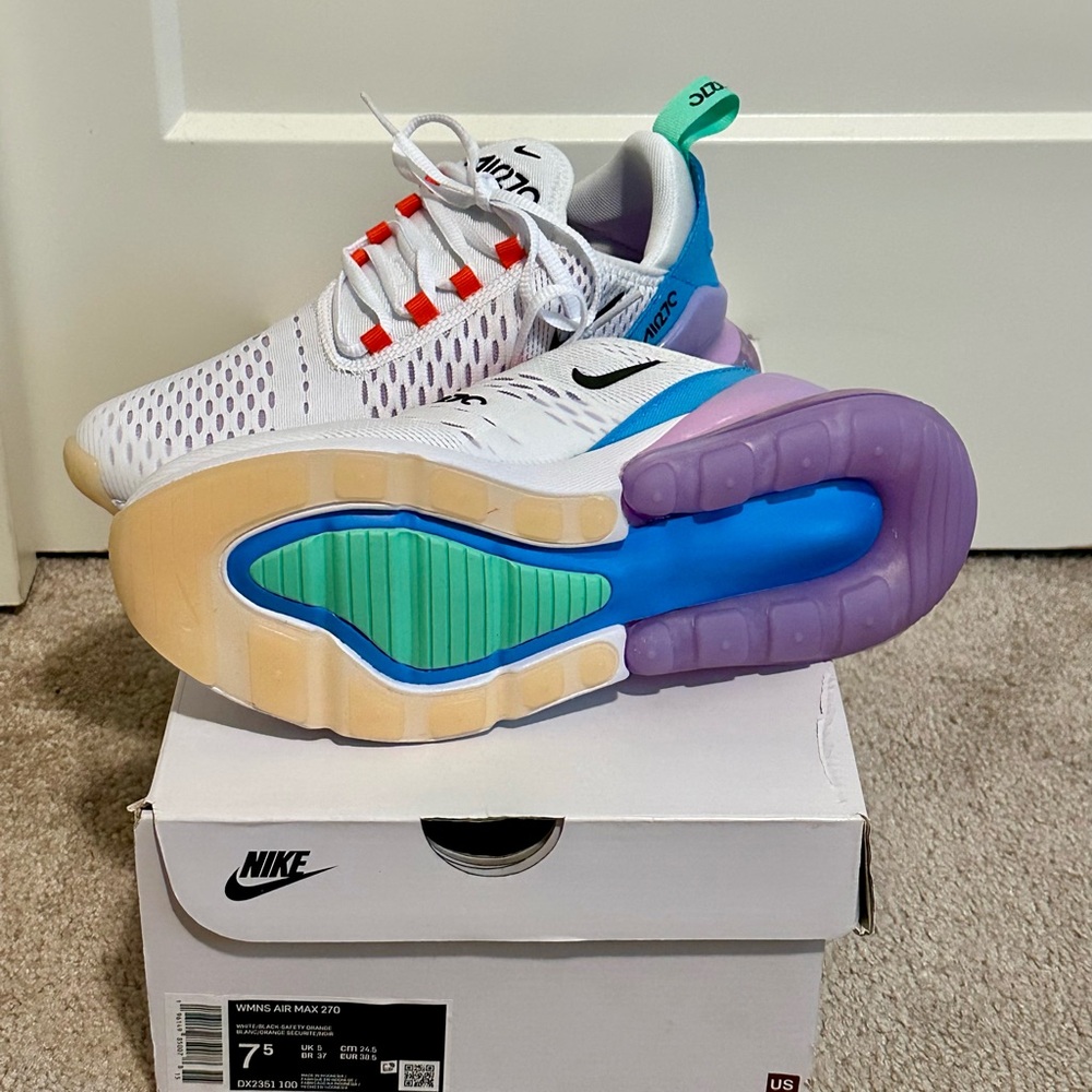 Nike Air Max 270 Nike 101 Women's